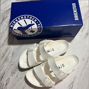 White Summer Unisex Arizona Essential Slides